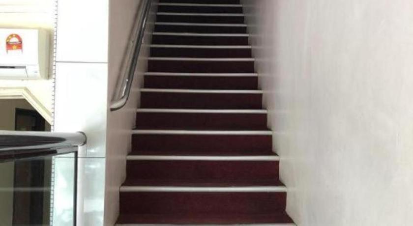 לאוואס Hotel Perdana מראה חיצוני תמונה