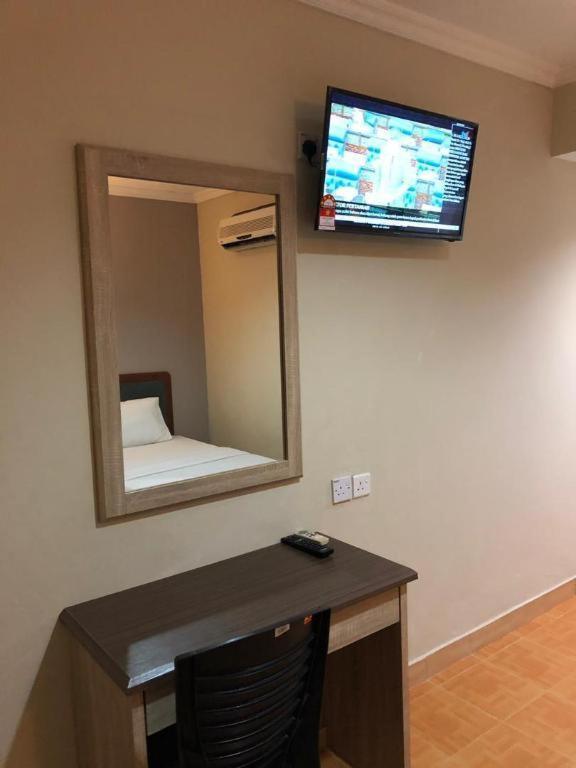 לאוואס Hotel Perdana מראה חיצוני תמונה