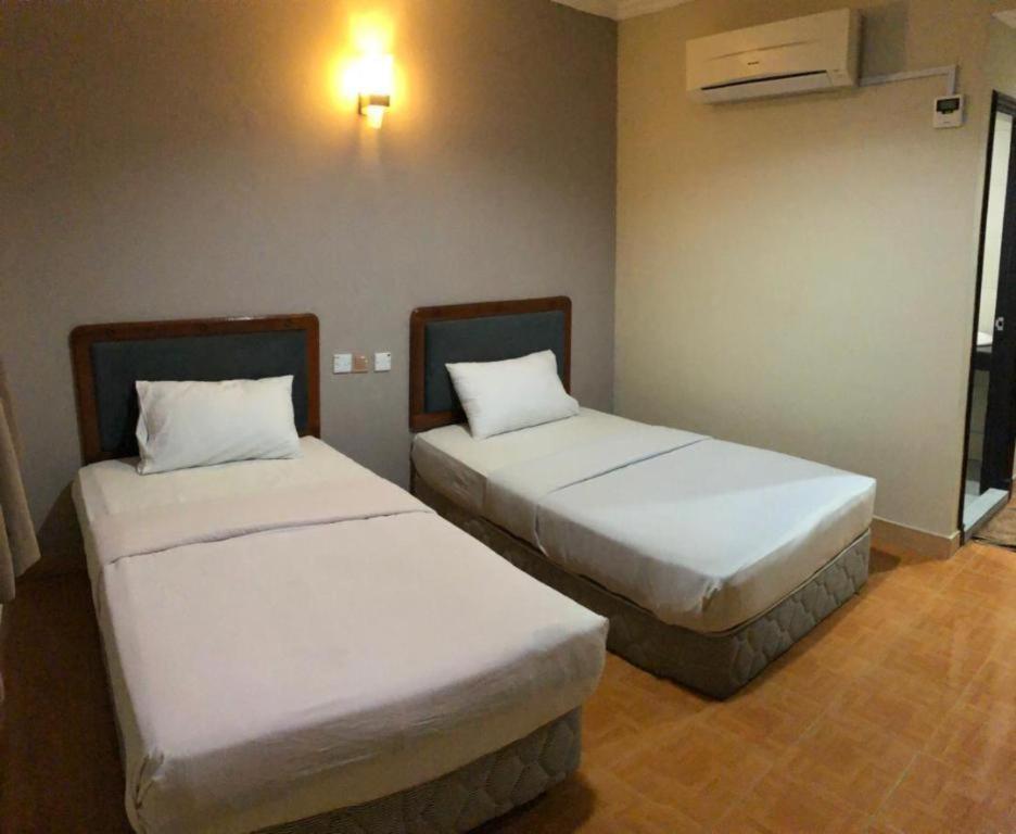 לאוואס Hotel Perdana מראה חיצוני תמונה