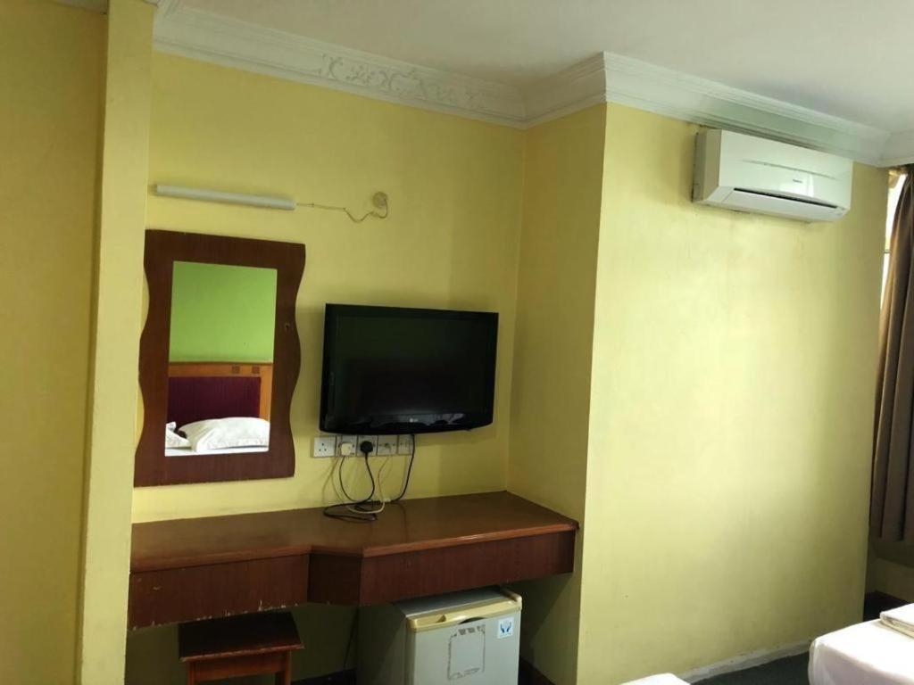 לאוואס Hotel Perdana מראה חיצוני תמונה