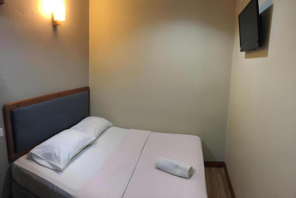 לאוואס Hotel Perdana מראה חיצוני תמונה