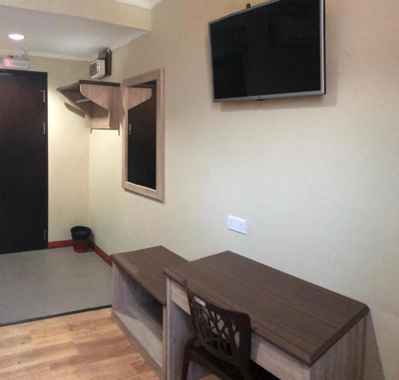 לאוואס Hotel Perdana מראה חיצוני תמונה