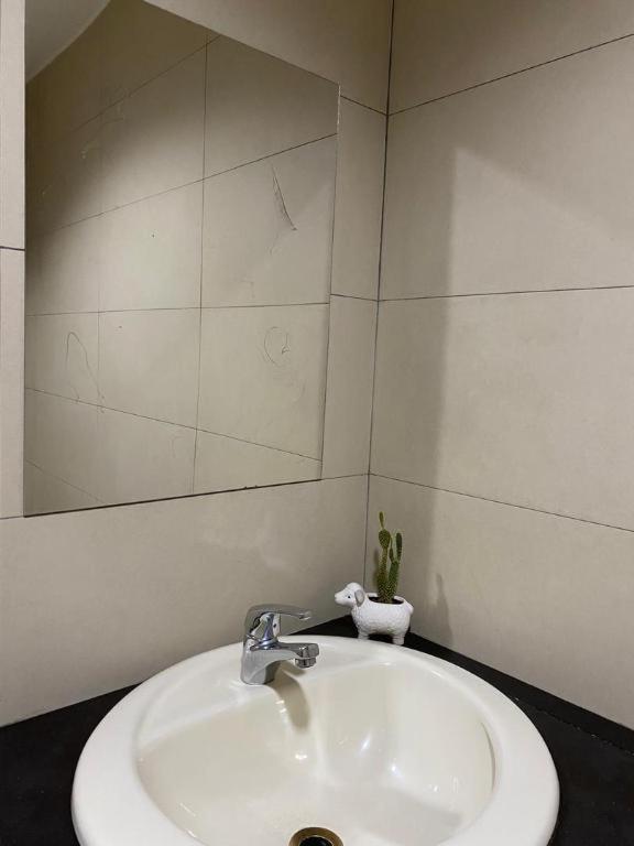לאוואס Hotel Perdana מראה חיצוני תמונה