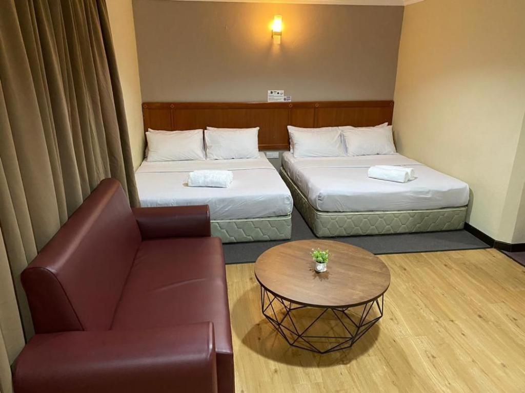 לאוואס Hotel Perdana מראה חיצוני תמונה