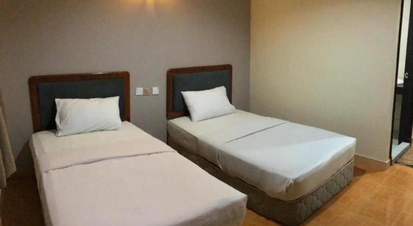 לאוואס Hotel Perdana מראה חיצוני תמונה