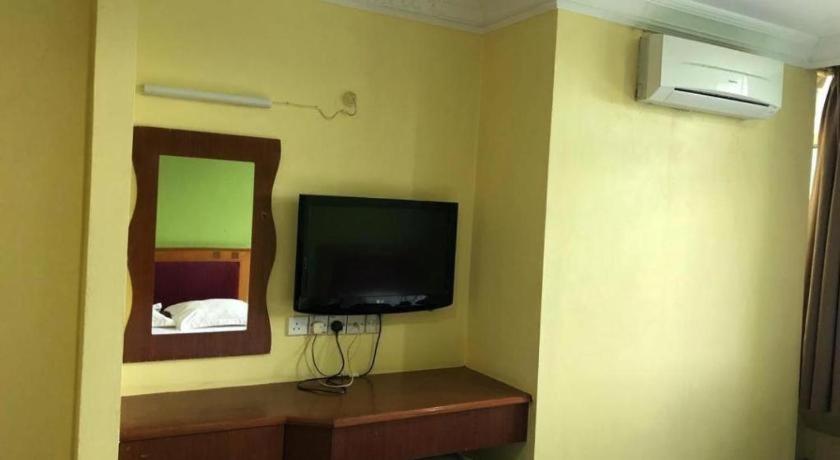 לאוואס Hotel Perdana מראה חיצוני תמונה
