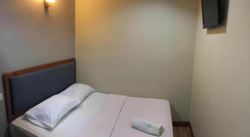 לאוואס Hotel Perdana מראה חיצוני תמונה